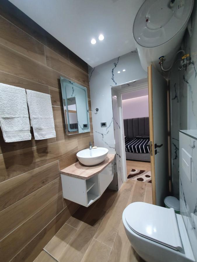 Loi Apartment Sarande Bagian luar foto