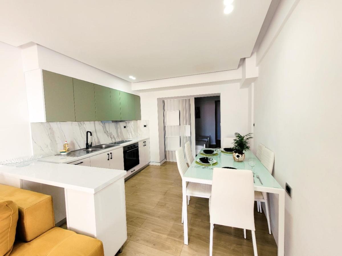 Loi Apartment Sarande Bagian luar foto
