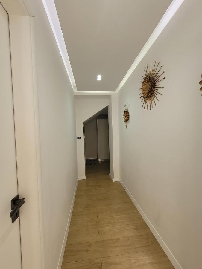 Loi Apartment Sarande Bagian luar foto