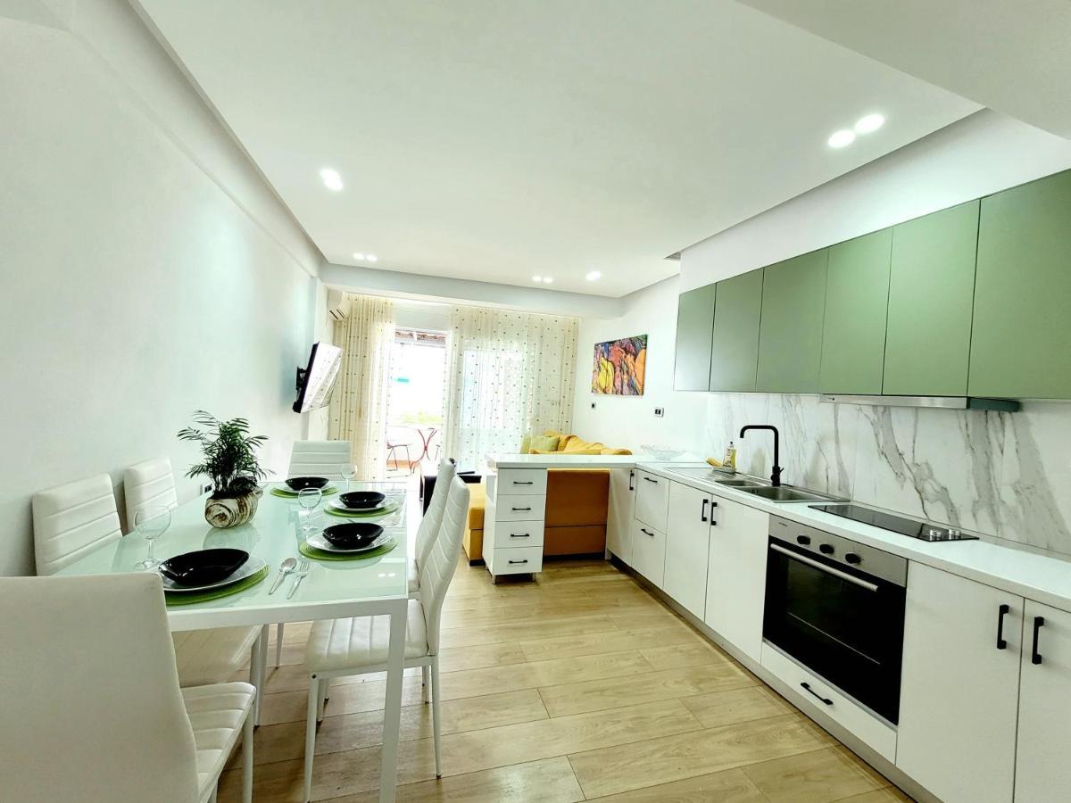 Loi Apartment Sarande Bagian luar foto