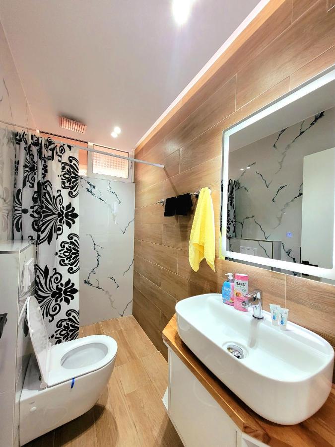 Loi Apartment Sarande Bagian luar foto