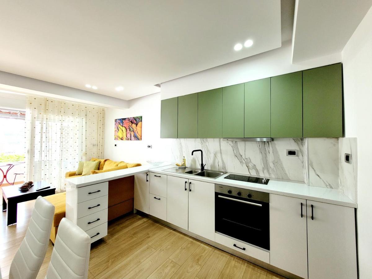 Loi Apartment Sarande Bagian luar foto