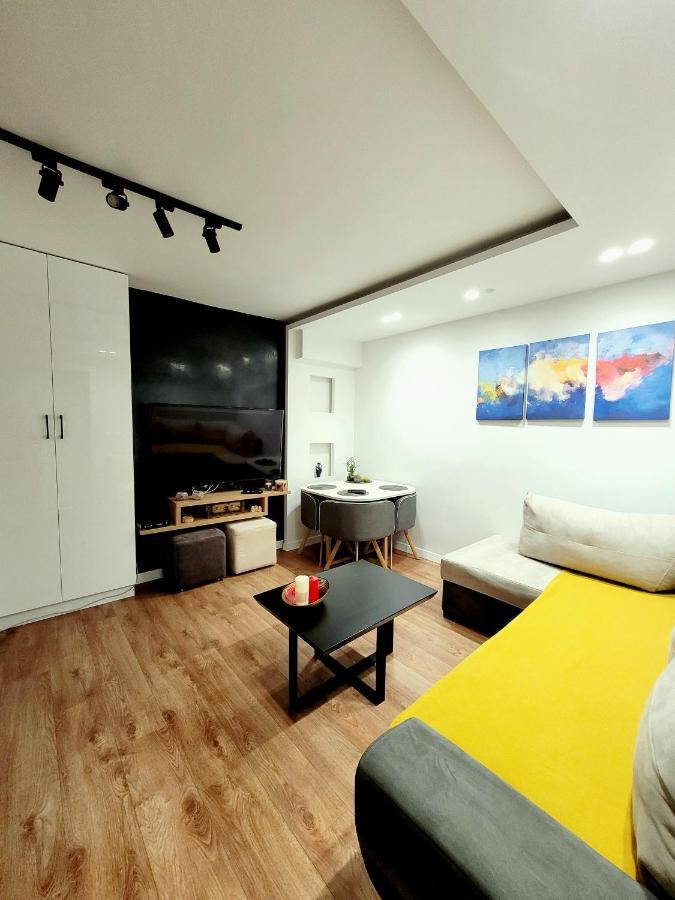 Loi Apartment Sarande Bagian luar foto