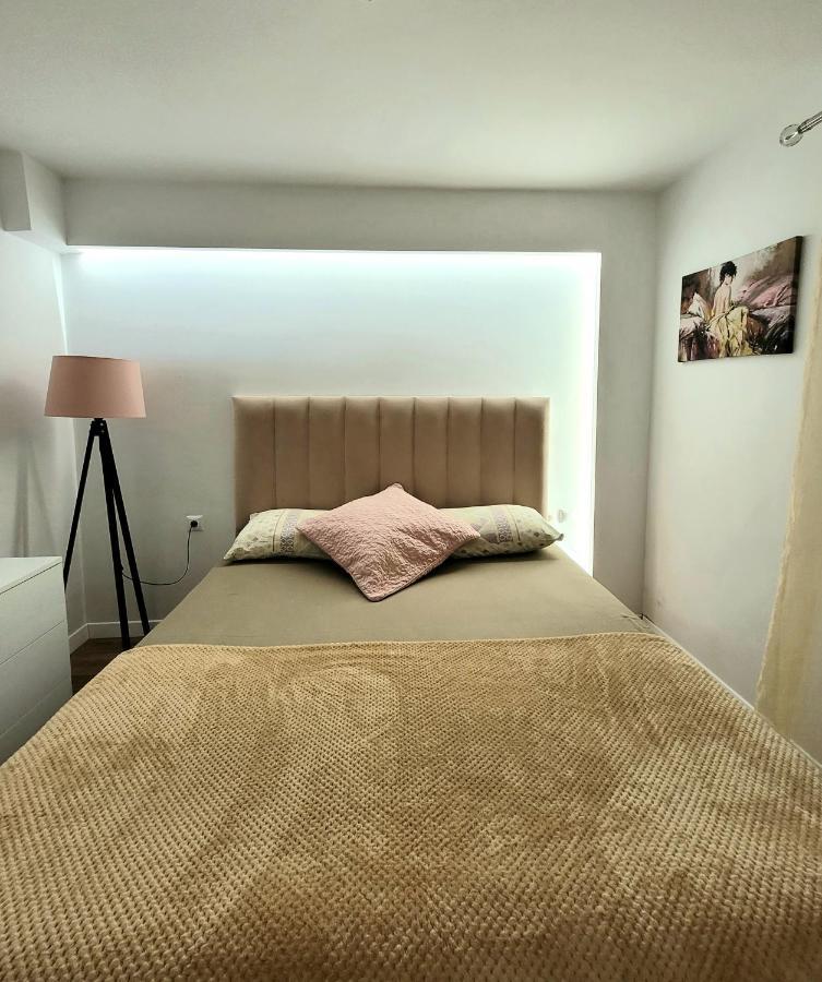 Loi Apartment Sarande Bagian luar foto